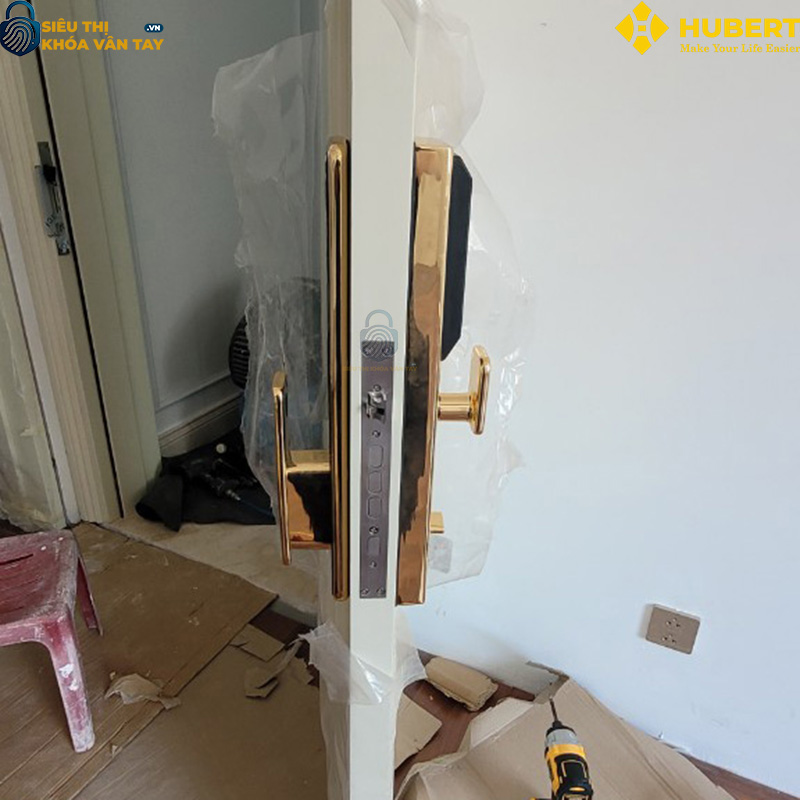 Khóa vân tay cửa gỗ Hubert CG99 GOLD 24K an toàn chống trộm