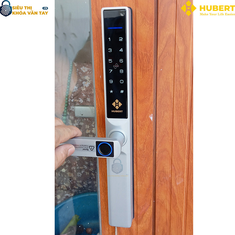 Khóa vân tay cửa nhôm Hubert CN68 giúp bảo vệ ngôi nhà an toàn tuyệt đối