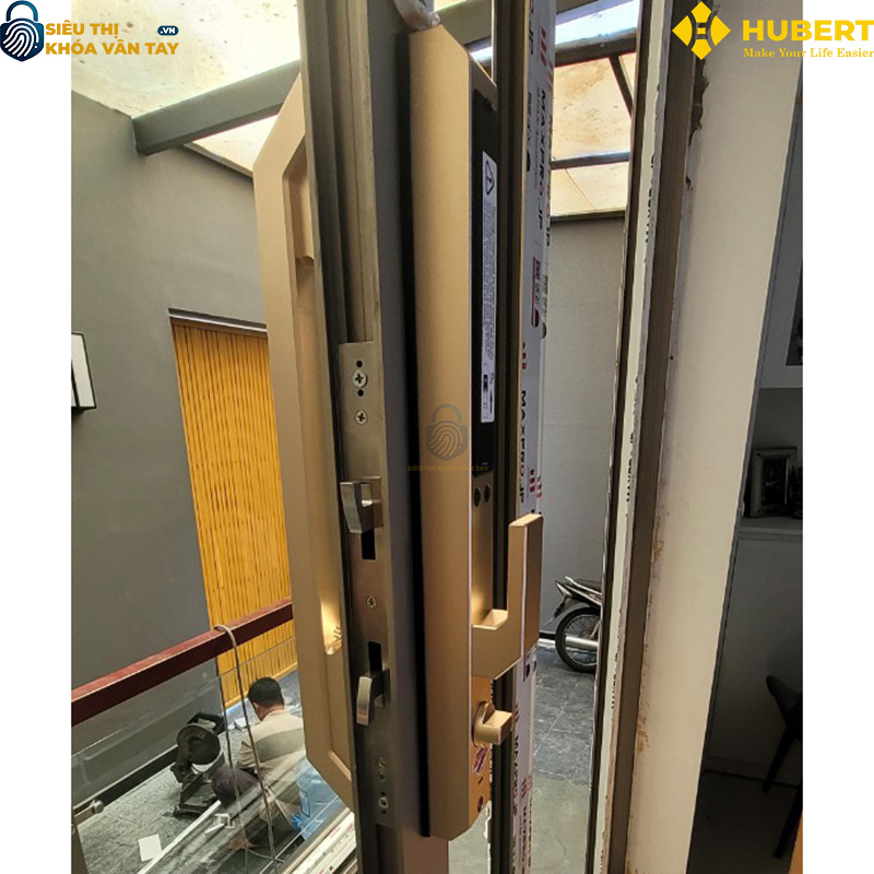 Khóa vân tay cửa nhôm Hubert CNI6 TITAN EU an toàn chống trộm