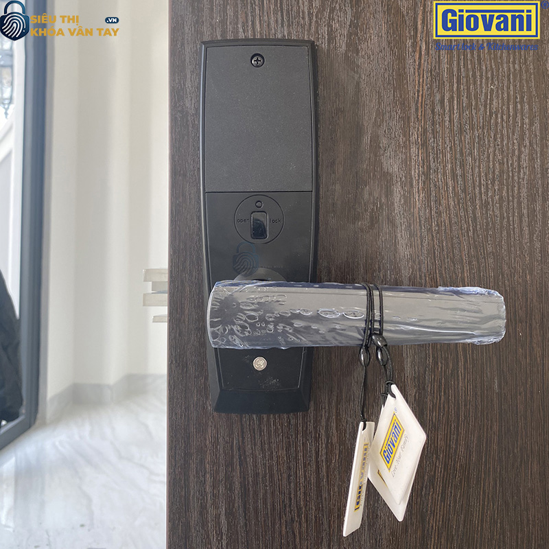 Khóa vân tay Giovani cửa gỗ GSL-116E98C màu đen