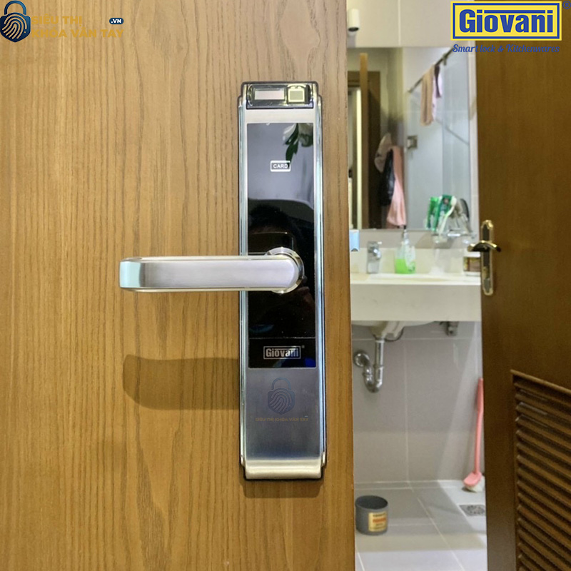 Khóa vân tay cửa gỗ Giovani GSL-C138F màu bạc bền đẹp