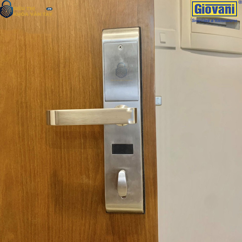 Khóa vân tay Giovani cửa gỗ GSL-C138G màu bạc