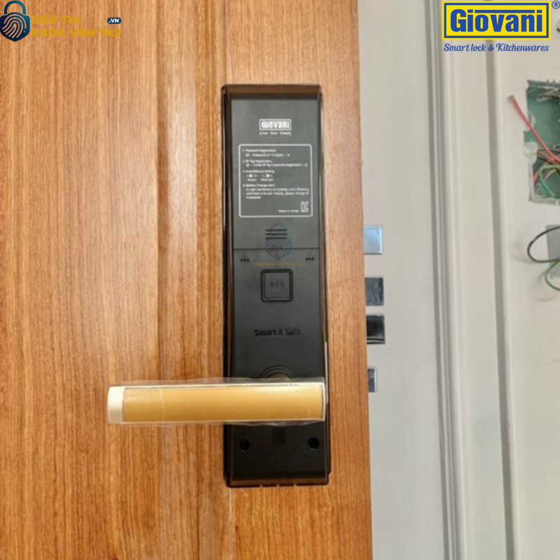 Khóa vân tay cửa gỗ Giovani GSL-K66 màu vàng sang trọng