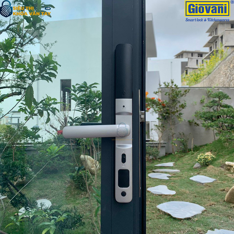 Khóa vân tay Giovani GSL-K511S màu bạc, bảo vệ an toàn cho cửa nhôm, thiết kế sang trọng