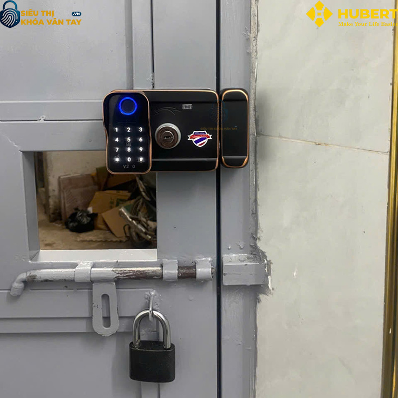 Khóa vân tay Hubert cửa cổng CC15 TITAN EU thông minh bảo mật