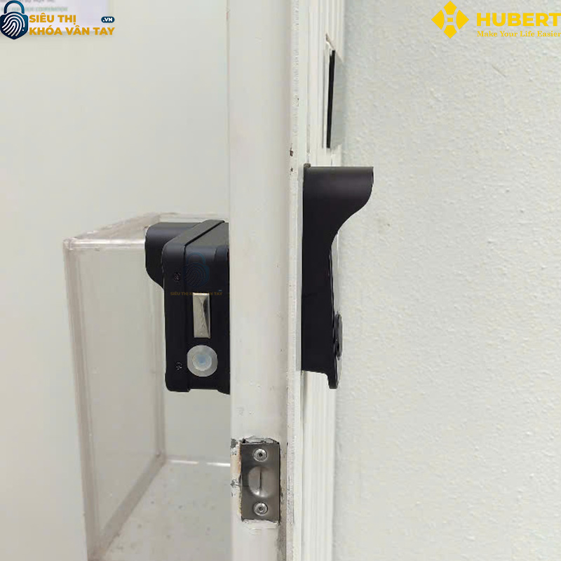 Khóa vân tay Hubert cửa cổng CC78 BLACK có độ bền cao và chống nước hiệu quả