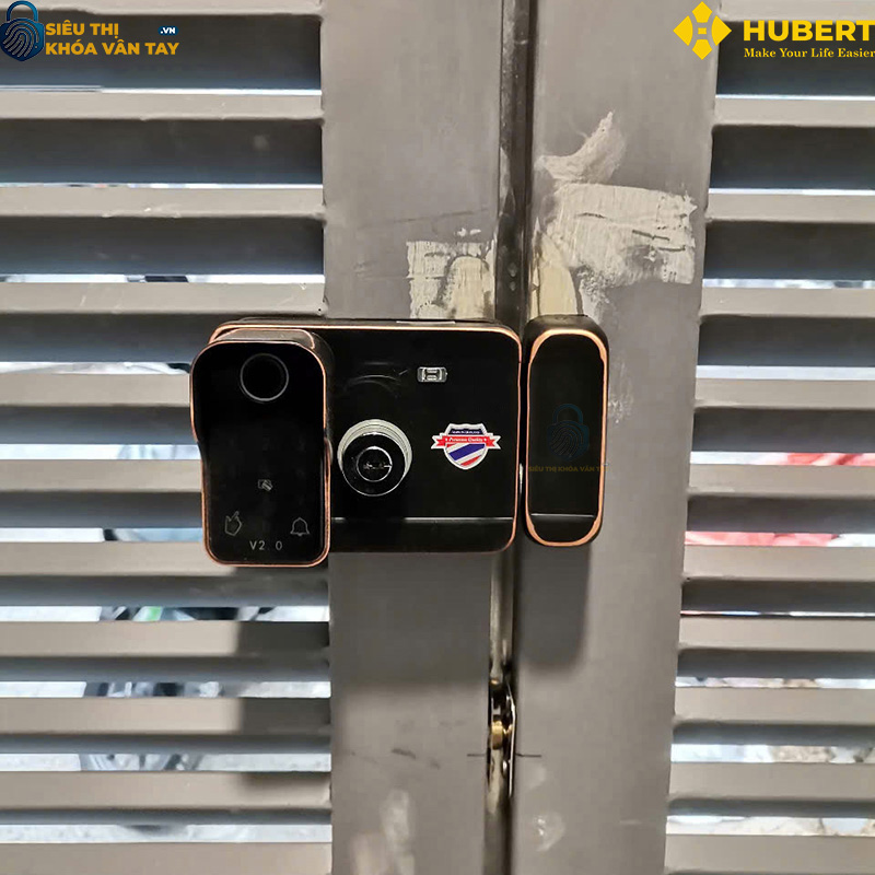 Khóa vân tay Hubert cửa cổng CC79 TITAN sang trọng và an toàn