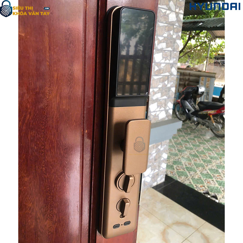 Khóa cửa thông minh Hyundai HY-SLA808 màu vàng đồng bền đẹp