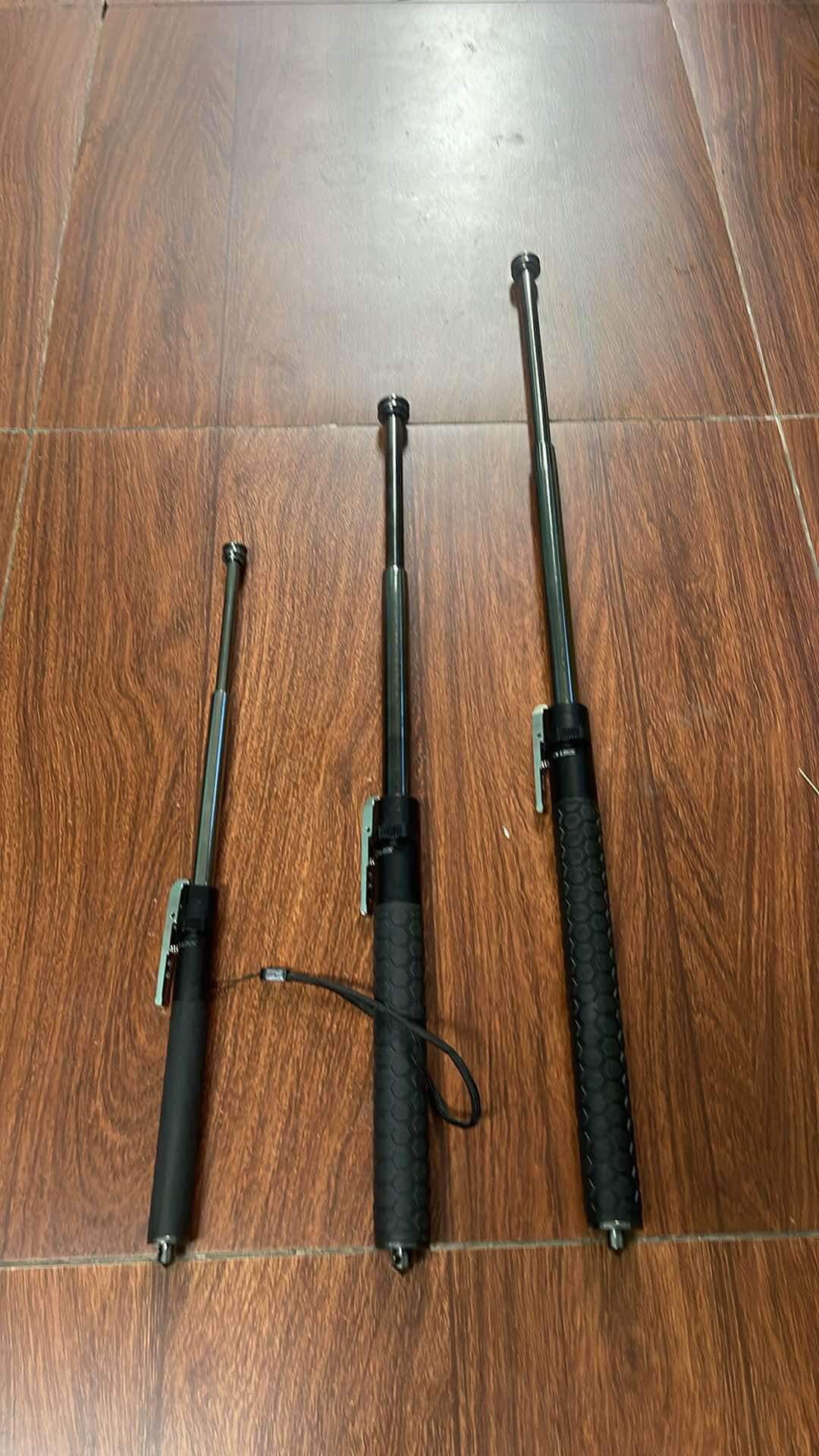 Baton bấm là gì? Tìm hiểu công dụng và ứng dụng của gậy baton bấm