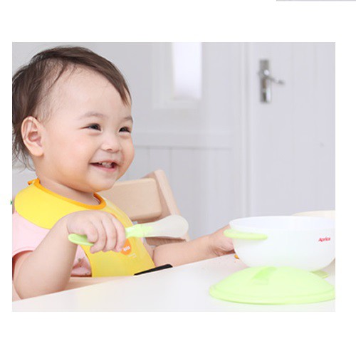 Bộ bát ăn kèm thìa nhựa Aprica