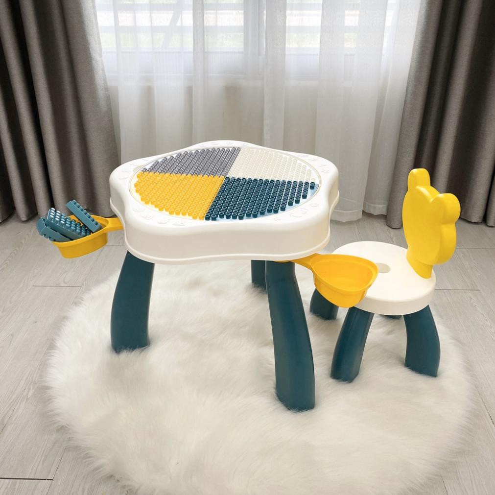 Bàn ghế lego gấu Holla tặng kèm bộ lego