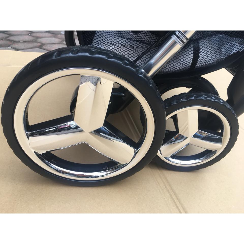 Xe đẩy Mega Ride Deluxe Combi Nhật Bản