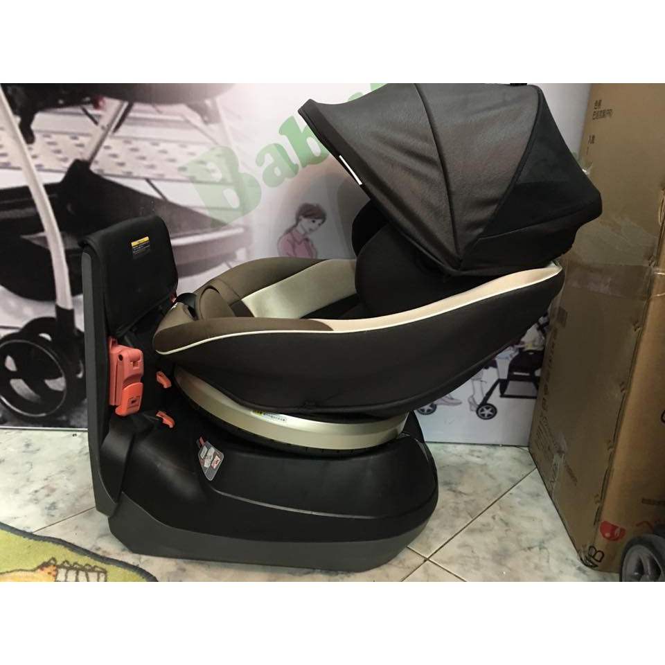 Ghế ô tô Neroom xoay 360̊ Eggshock NC-470 Combi Nhật Bản