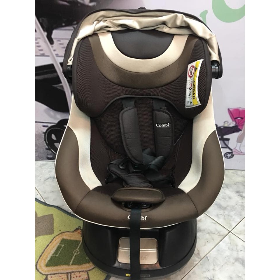 Ghế ô tô Neroom xoay 360̊ Eggshock NC-470 Combi Nhật Bản