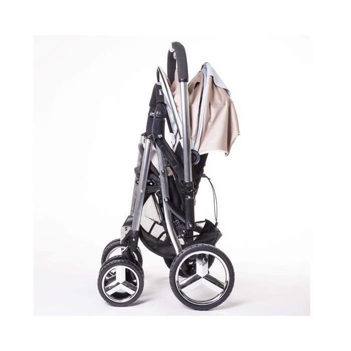 Xe đẩy Mega Ride Deluxe Combi Nhật Bản