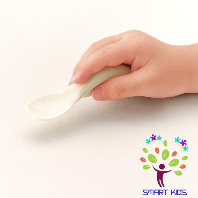 Bộ Muỗng Nĩa T.L.I RICHELL Kèm Hộp Cho Bé Tự Xúc