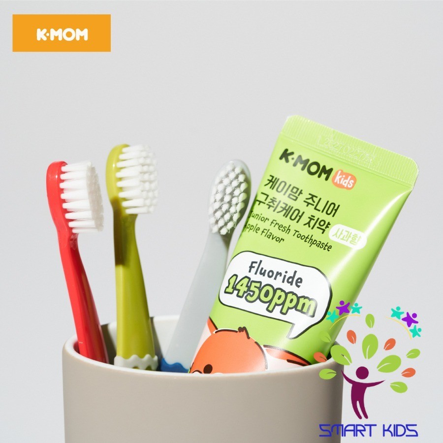 Kem đánh Răng Keo Ong K-Mom Vị Táo (5-9 Tuổi) (60g)