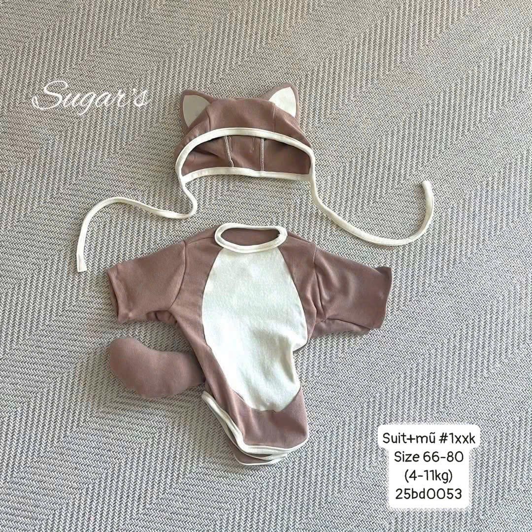 Suit chó con cho em bé trai