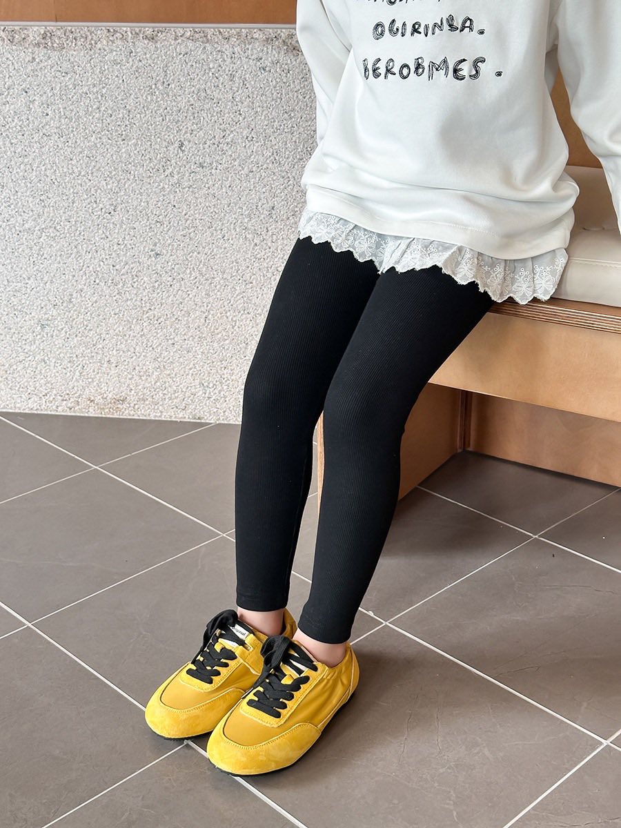 Quần legging có chữ basic cho bé gái