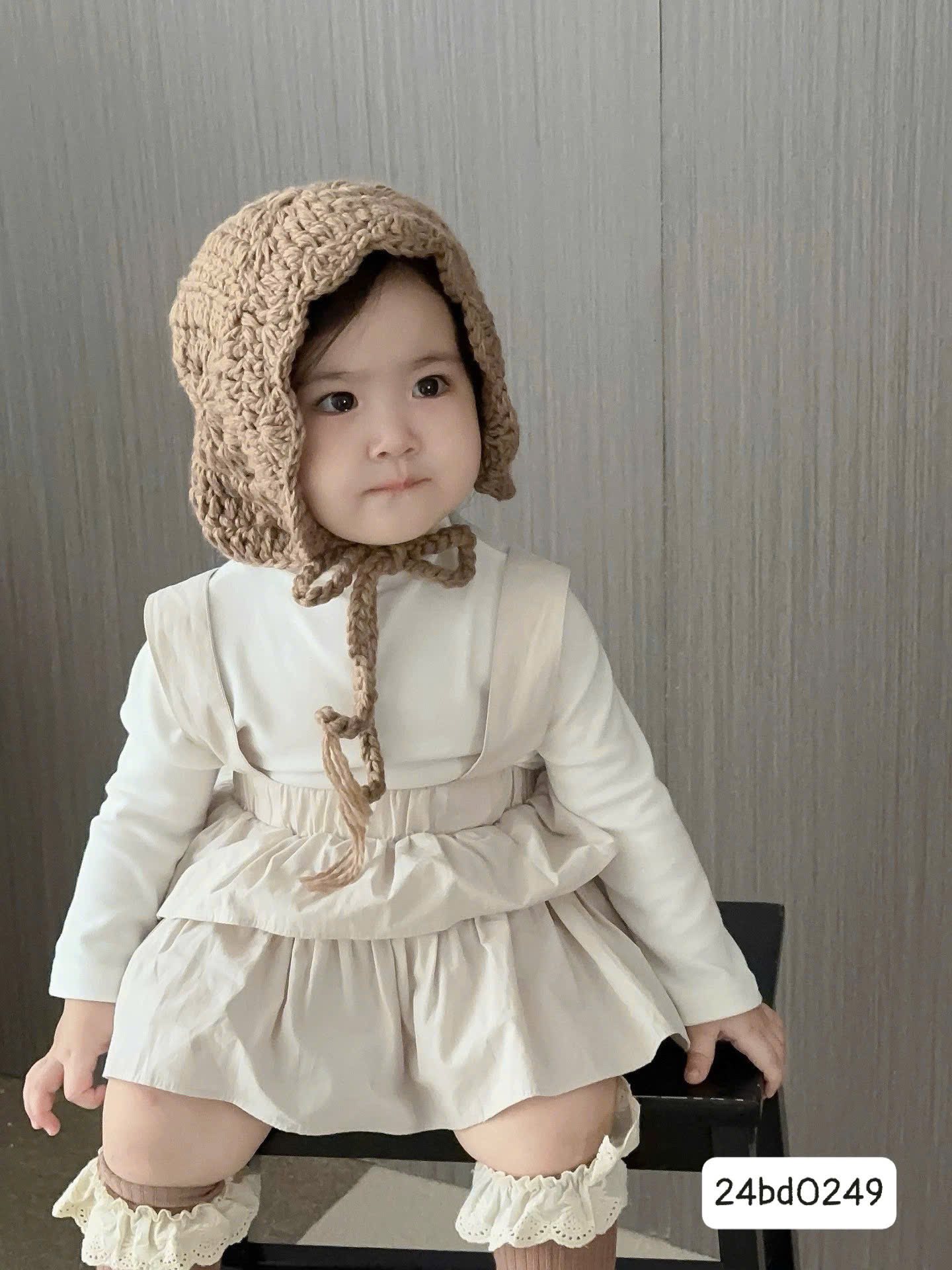 Body phối váy tầng mix áo giữ nhiệt cho em bé gái