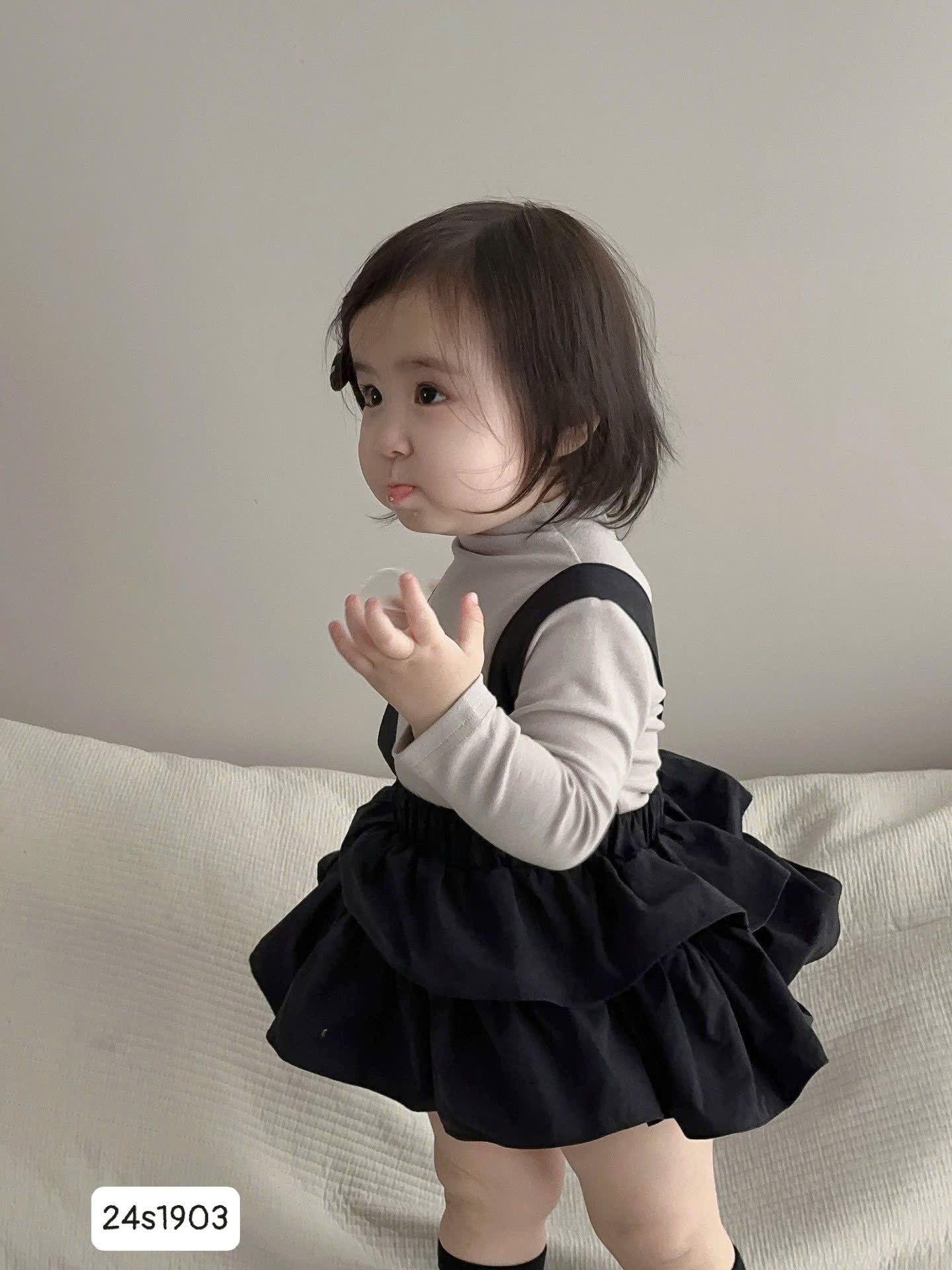 Body phối váy tầng mix áo giữ nhiệt cho em bé gái