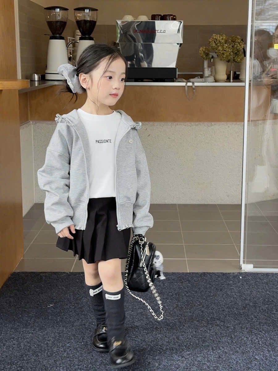 Áo khoác nỉ viền bèo điệu đà cho bé gái