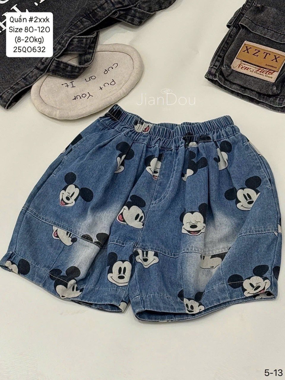 Quần short jeans Mickey cho bé trai