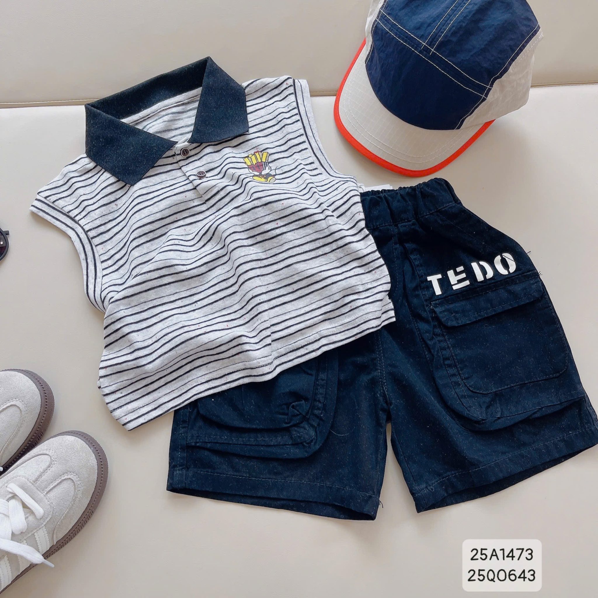 Áo thun polo kẻ Mickey cho bé trai