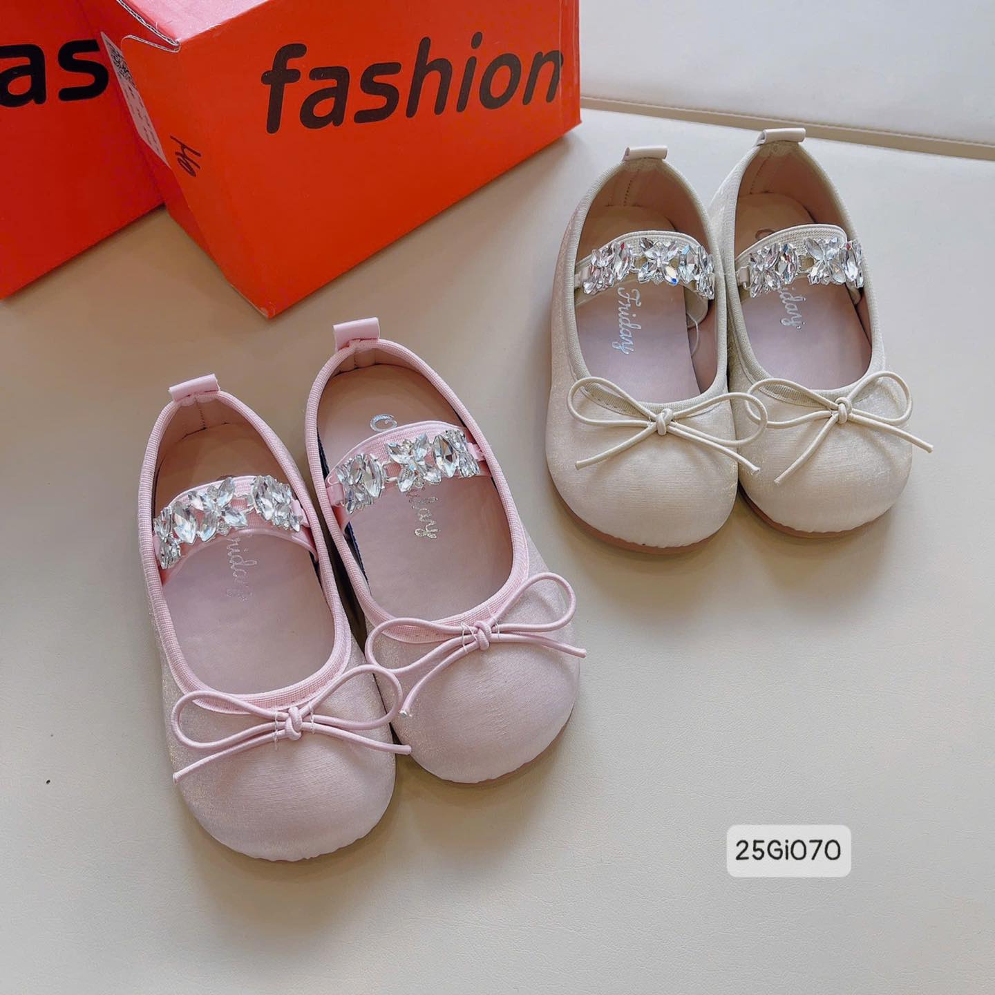 Giày búp bê quai đính đá điệu cho bé gái