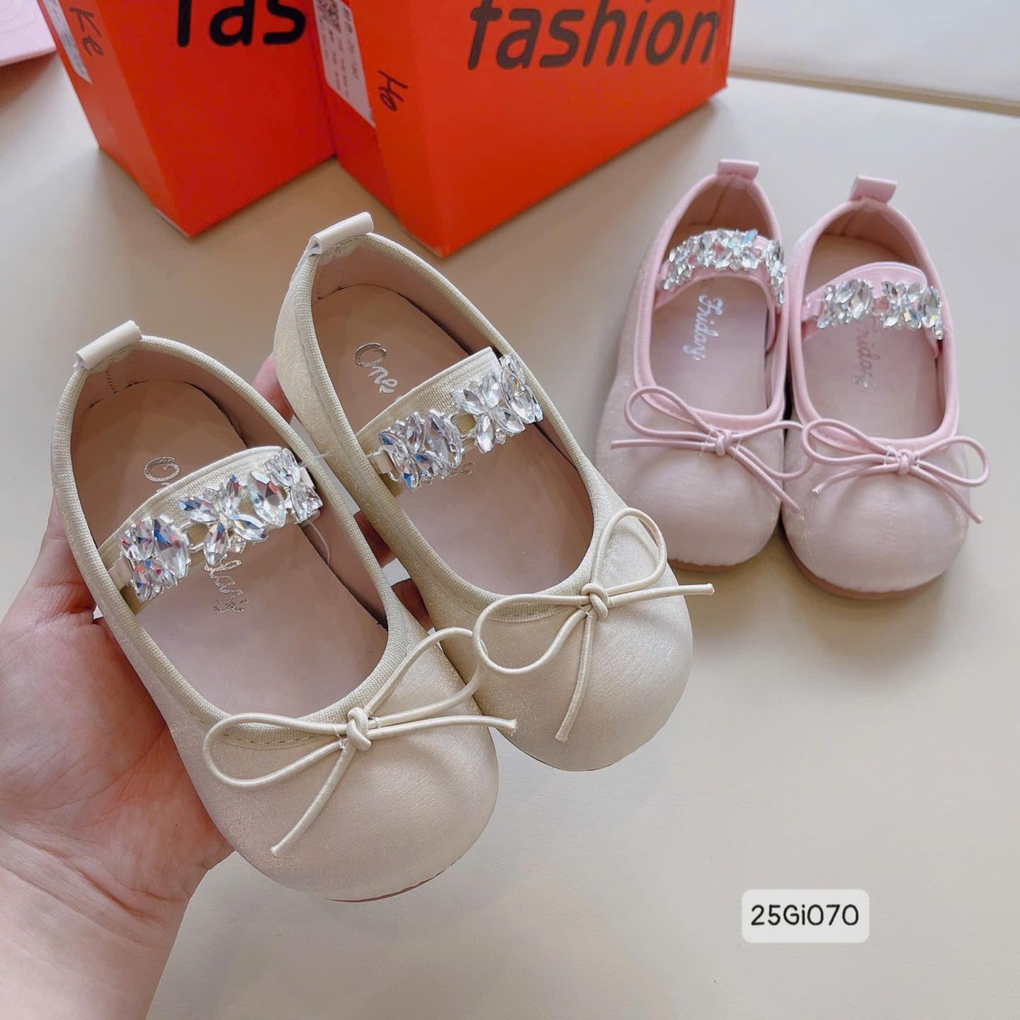 Giày búp bê quai đính đá điệu cho bé gái