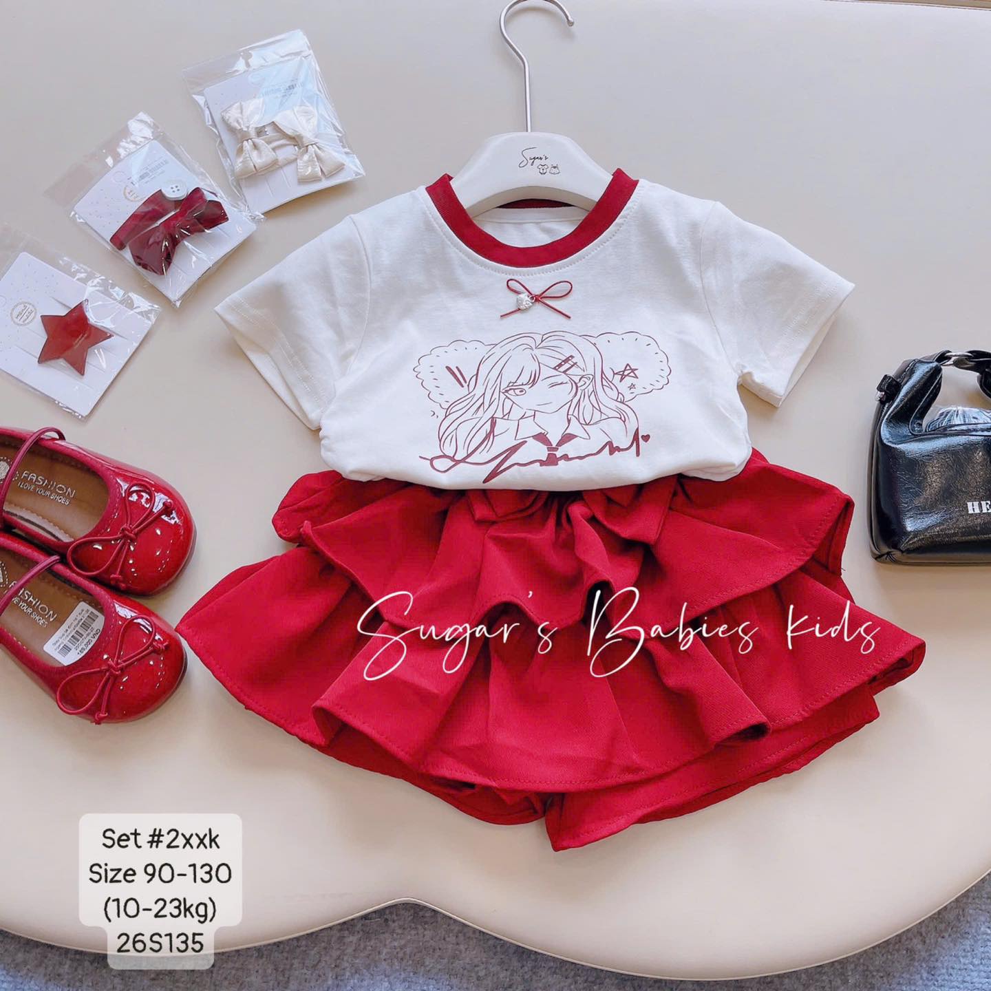 Set áo trắng phối chân váy đỏ nổi bật cho bé gái