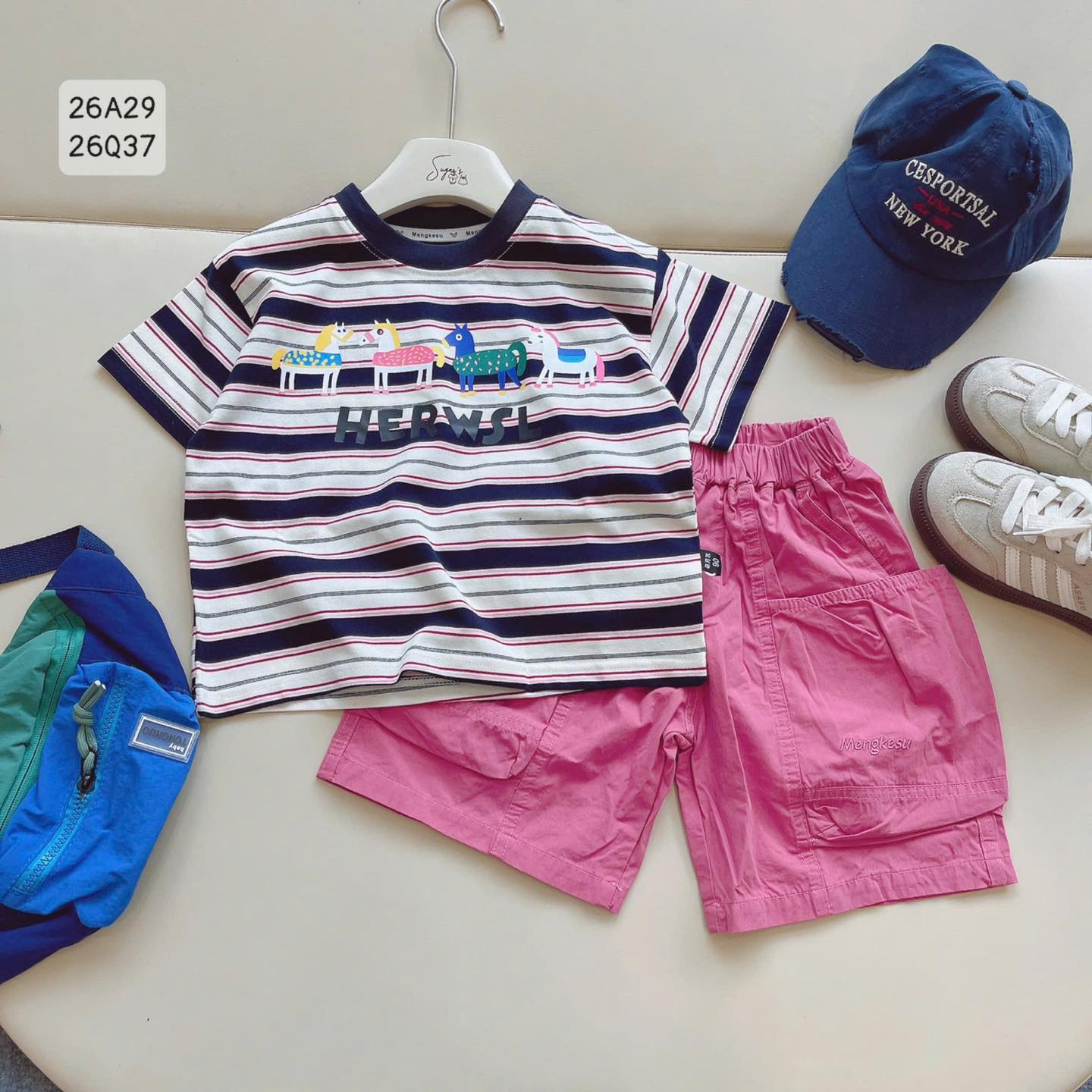 Quần short hồng cho bé trai