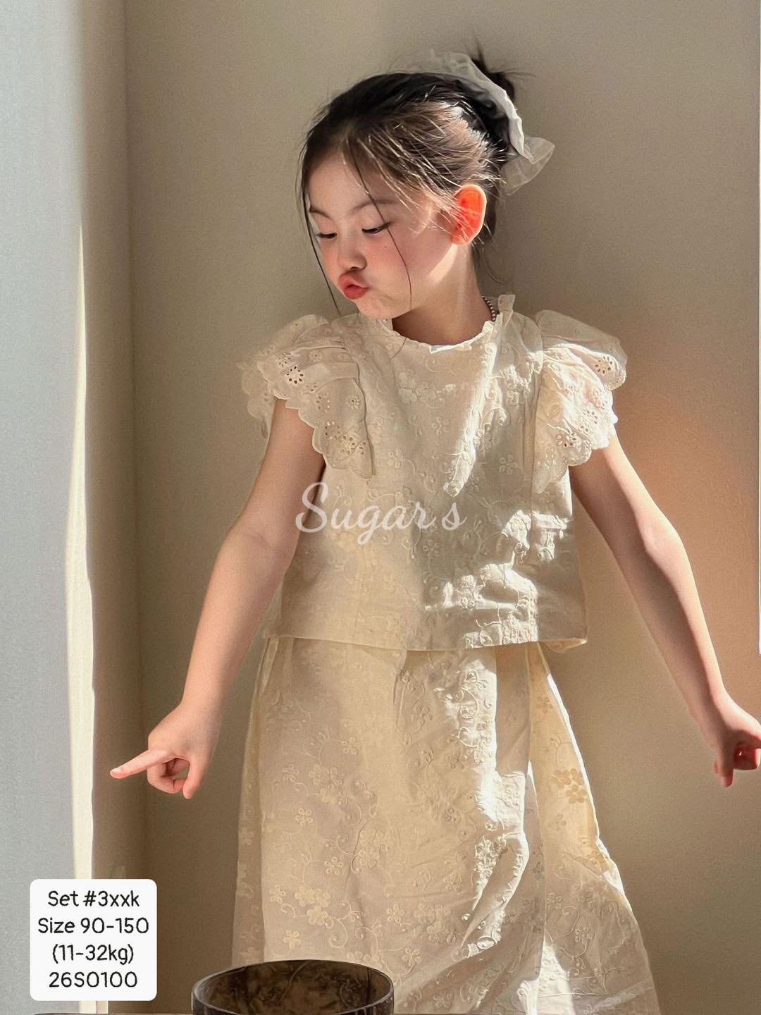 Set ren hoa hở lưng siêu xinh cho bé gái