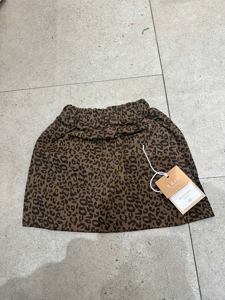 Chân váy da beo cá tính