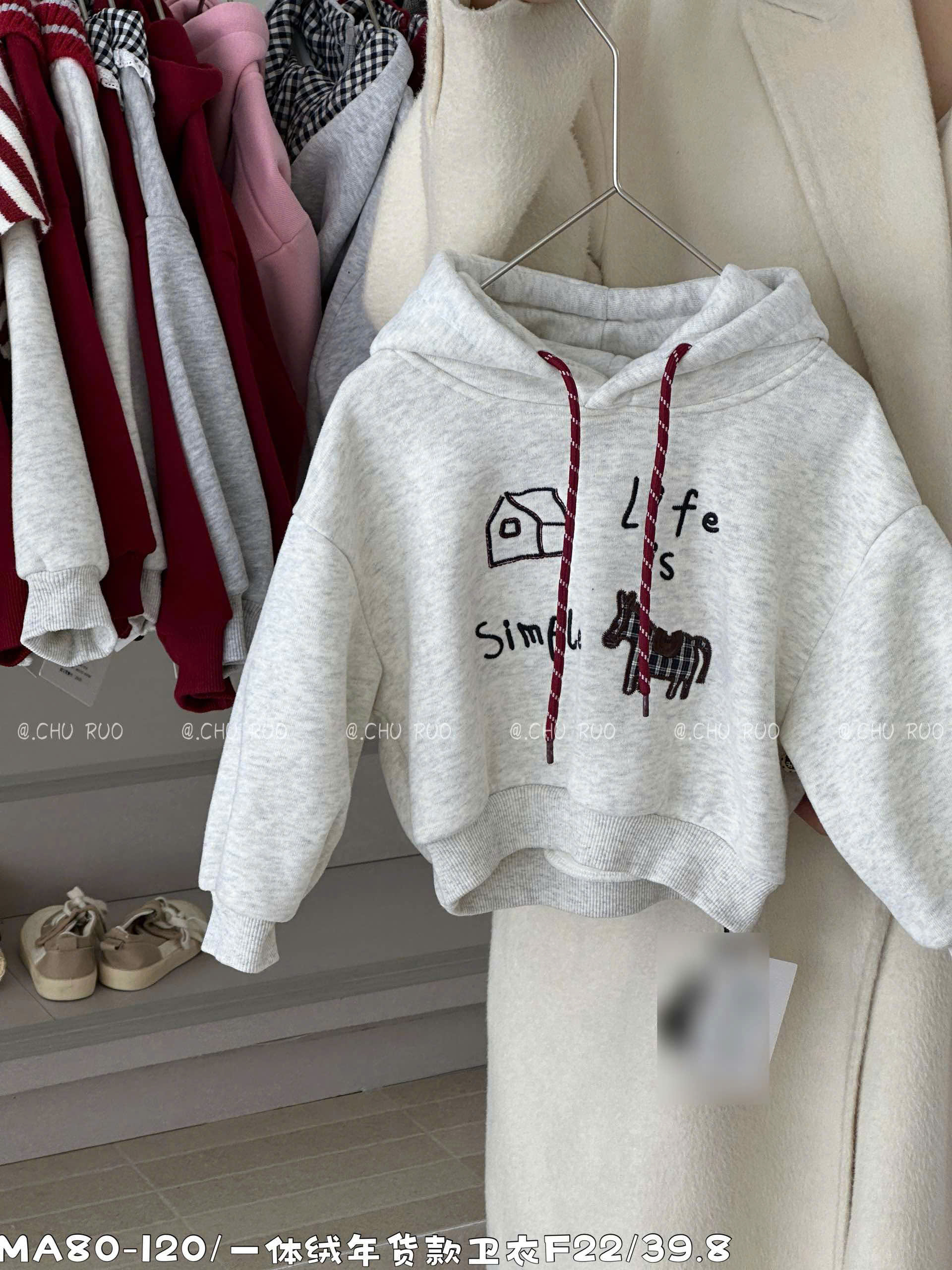 Áo hoodie hình ngựa diện Tết cho bé trai