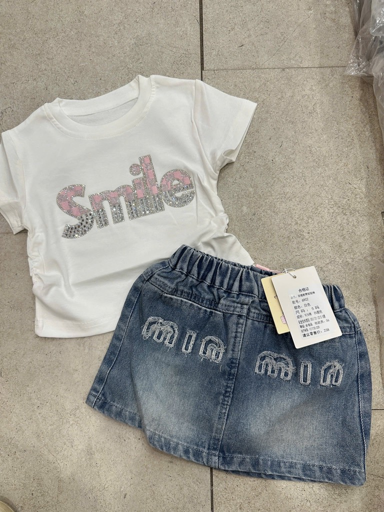 Set xinh bé gái