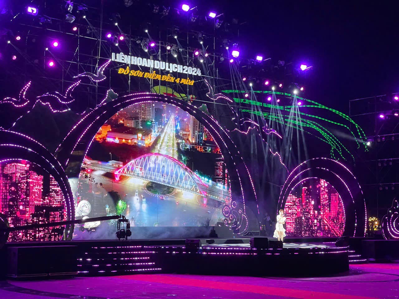 ÂM THANH - ÁNH SÁNG