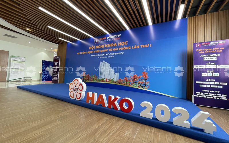 Backdrop check-in và bộ chữ HAKO 2024 sau khi hoàn thiện