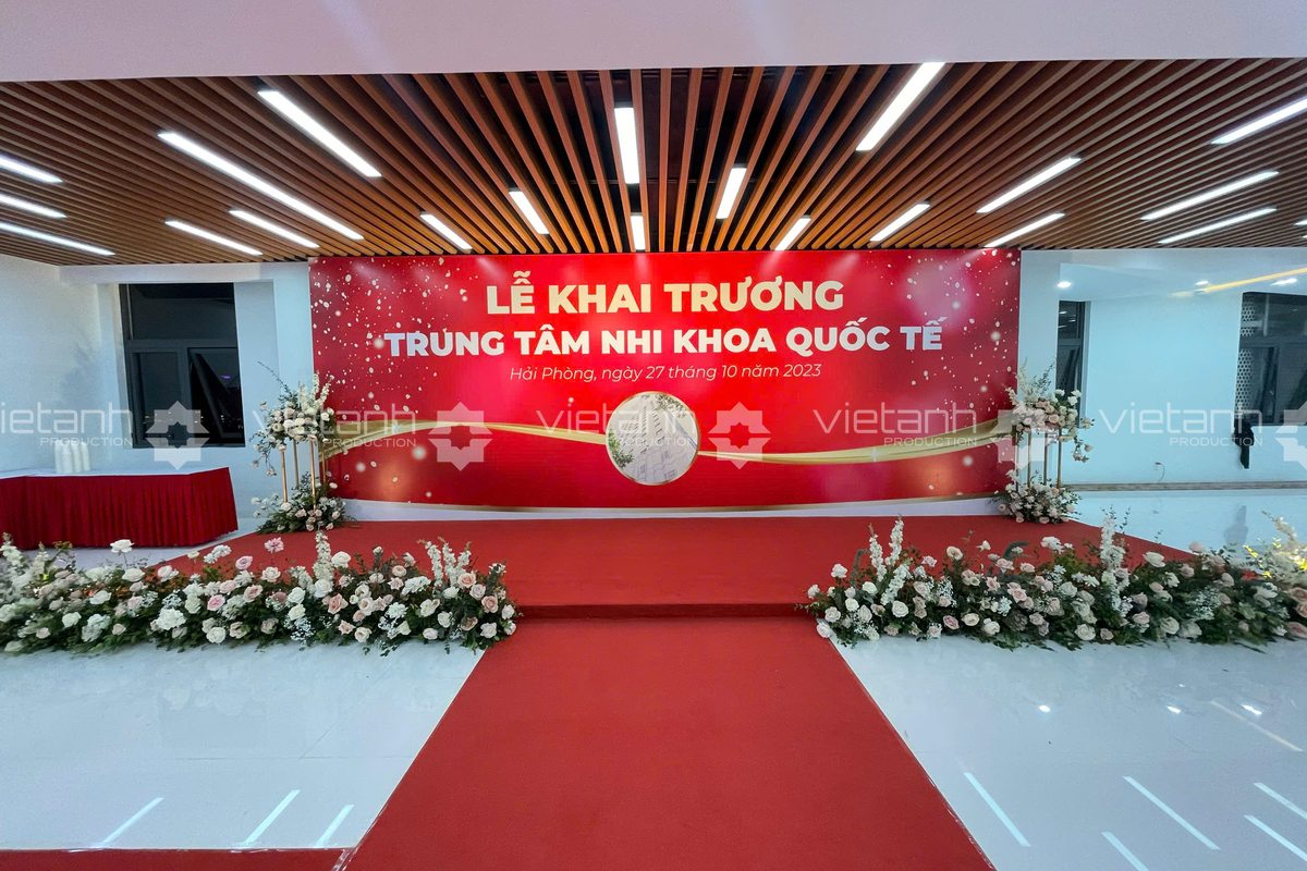 Backdrop check-in lễ khai trương trung tâm nhi khoa tại Hải Phòng
