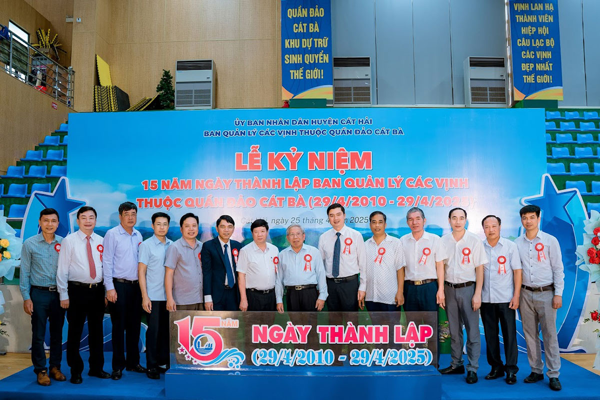 Backdrop Lễ Kỷ Niệm 15 năm thành lập Ban Quản Lý các Vịnh thuộc Quần Đảo Cát Bà Hải Phòng do Viet Anh Production thi công