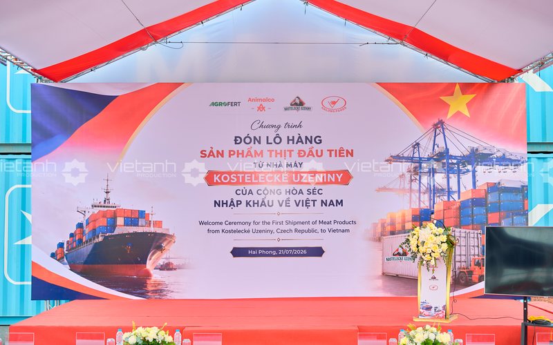Backdrop sân khấu lễ đón lô hàng Kostelecké Uzeniny tại Hải Phòng
