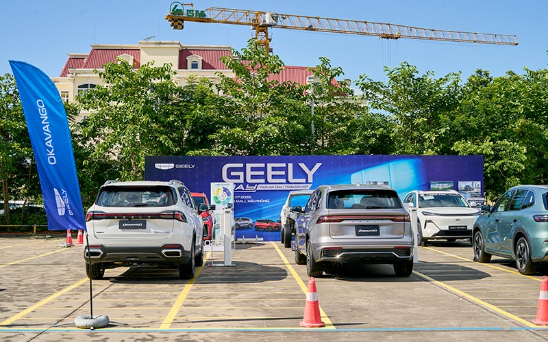 Backdrop thương hiệu Geely được Viet Anh Production lắp đặt