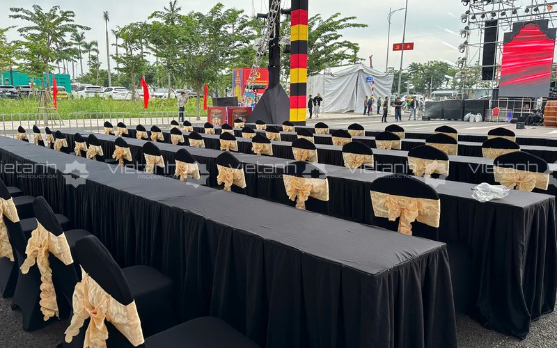 Bàn ghế khu vực sự kiện B.Fest 2025