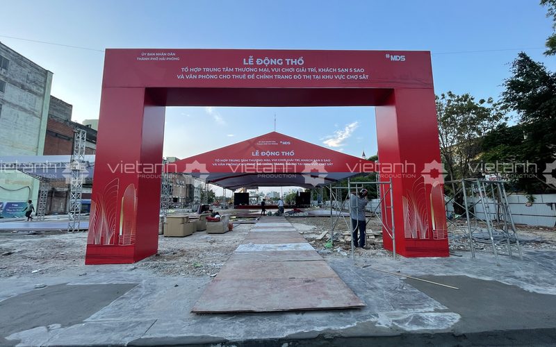 Cổng đón tiếp Lễ động thổ tổ hợp trung tâm thương mại Chợ Sắt Hải Phòng