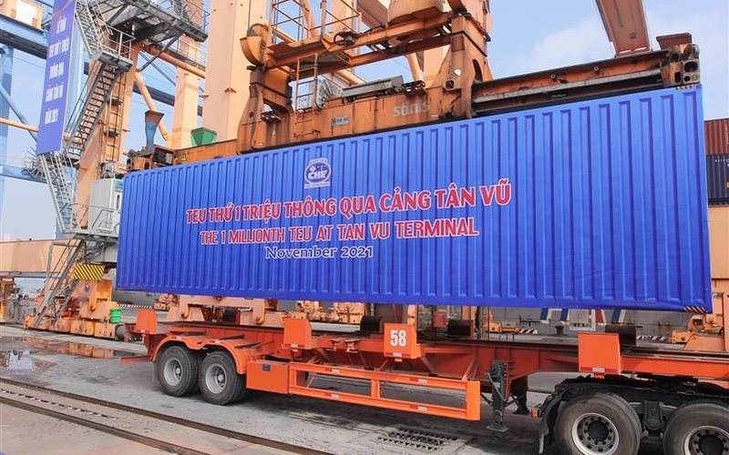 Container TEU thứ 1 triệu thông qua Cảng Tân Vũ tháng 11 năm 2021