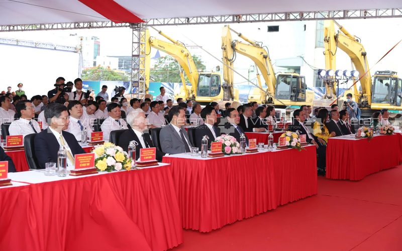 Các đại biểu tham dự Lễ động thổ tổ hợp trung tâm thương mại Chợ Sắt Hải Phòng