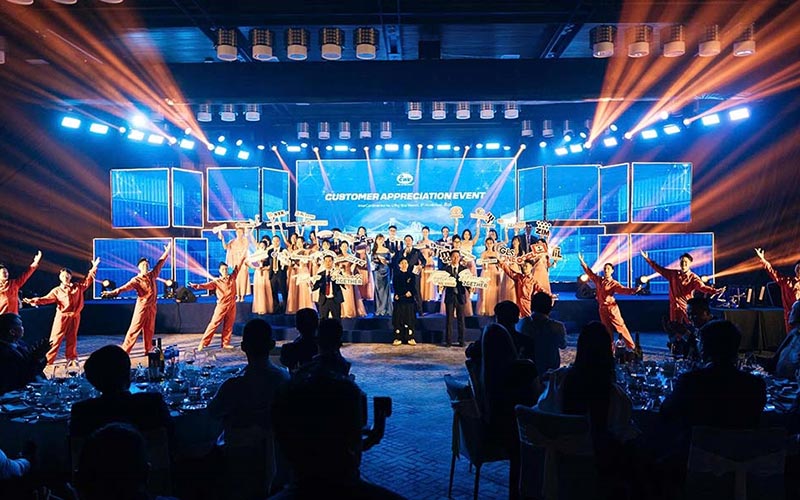 Không gian Gala Dinner Hội nghị Khách hàng Cảng Hải Phòng năm 2025 do Viet Anh Production triển khai