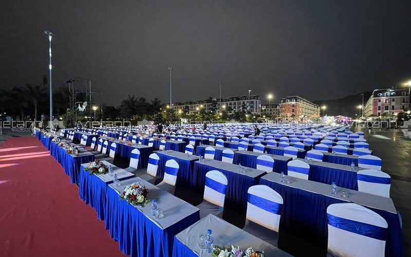 Không gian bàn đại biểu và khán đài tại Liên hoan Du lịch Đồ Sơn 2024