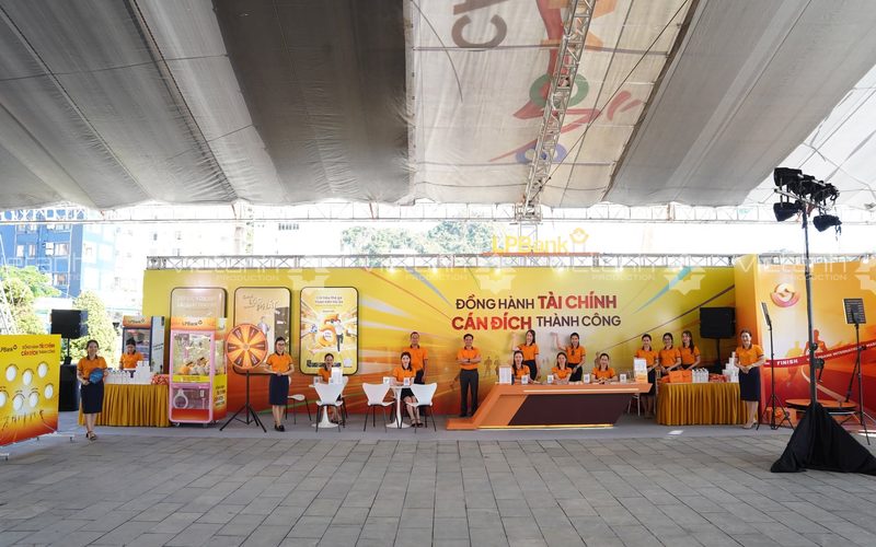 Không gian gian hàng LPBank tại Marathon VTV LPBank Cát Bà 2024