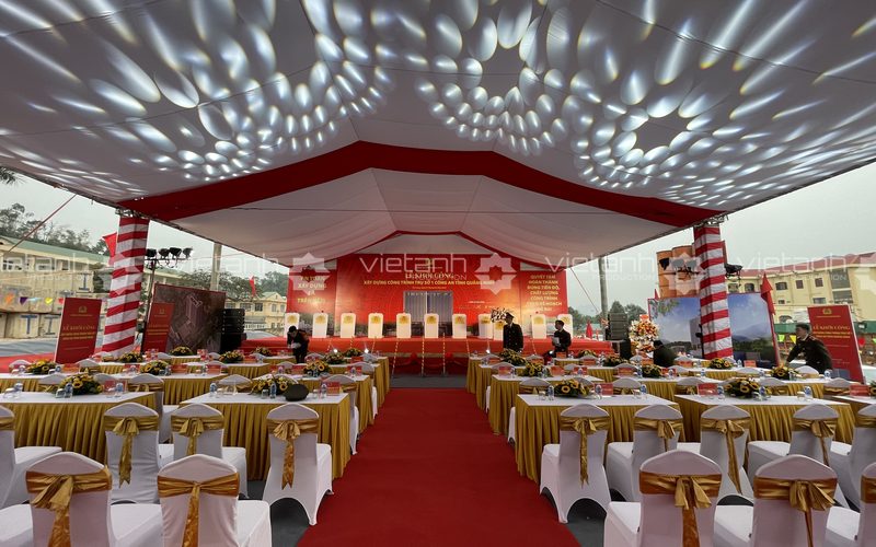 Không gian sân khấu và khu vực đại biểu Lễ khởi công Trụ sở 1 Công an tỉnh Quảng Ninh sau khi hoàn thiện